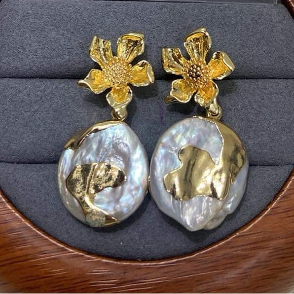 🆕 Genuine Coin Pearl Stud Dangling Earrings - Picture 3 of 4